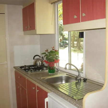 بيت للعطل Punta Navaccia Mobilhome *